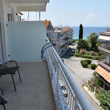 Sea View Luxury Apartment In Nea Kallikratia. Nea Kallikrateia Экстерьер фото