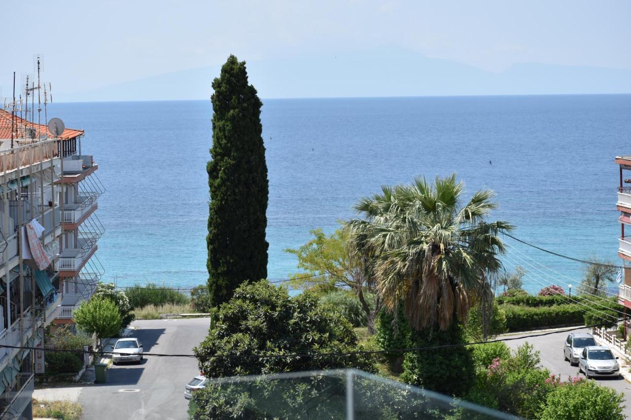 Sea View Luxury Apartment In Nea Kallikratia. Nea Kallikrateia Экстерьер фото