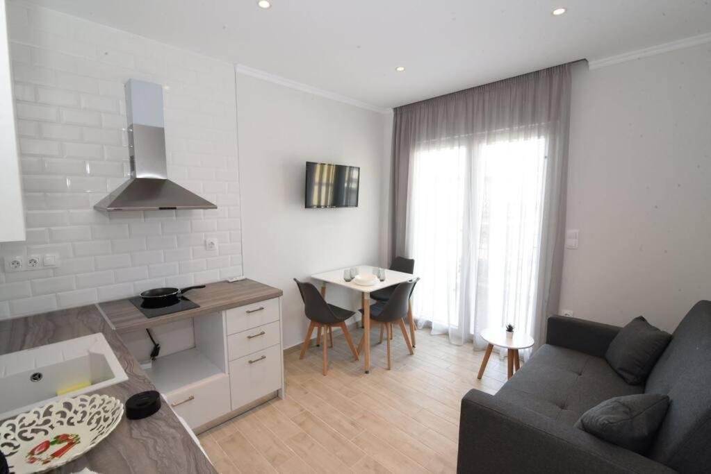 Sea View Luxury Apartment In Nea Kallikratia. Nea Kallikrateia Экстерьер фото